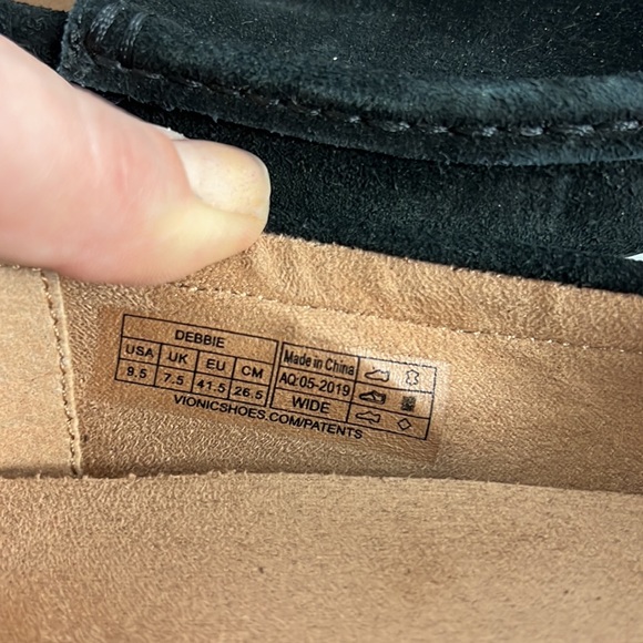 Vionic black suede loafers - Picture 9 of 9